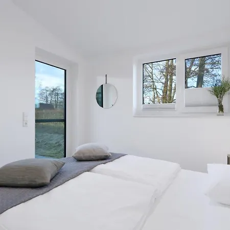 Stunning In Lembruch-duemmer With Kitchen *